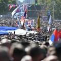 Povorka sa kovčegom u kojem je telo generala Mladića krenula ka Topčiderskom groblju: Hiljade ljudi ispratilo kolonu