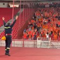 Ovo niste videli u TV prenosu! Vatrogasac prišao kavezu, Holanđani prihvatili igru – usledio šou za pamćenje! (video)