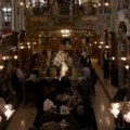 Najlepši kafić na svetu nalazi se na nekoliko sati od Beograda: Izgleda kao palata, a turisti čekaju u redu da uđu (video)