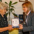 Đurđević Stamenkovski u Donjim Leskovicama: Majci palog borca Stojadina Mirkovića uručena Boračka spomenica