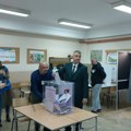 Ilija Srđanović glasao u Novom Sadu: "Nadam se da ćemo legitimno izabrati novu vlast u Srbiji"