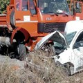 Stravična nesreća u Zemunu: Posle sudara od auta ostao krš, jezive scene! (foto)