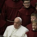 Papa završio u bolnici, nije mogao da održi govor
