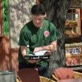 Atraktivna sezonska zarada ili stabilan posao koji se ne voli? Dilema o promeni posla postala viralna