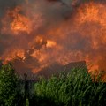 Hitno evakuisano preko 400 objekata zbog požara; Poznat najverovatniji uzrok