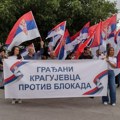 Okačen baner na Petrovaradinu, večeras „porodična okupljanja“ SNS