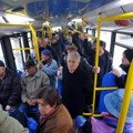 "Bmw"-om blokirao raskrsnicu, pa nasrnuo na vozača autobusa Drama u Žarkovu: Putnici u šoku posmatrali sve