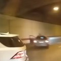 Slupala se dva "mercedesa"! Sudar u tunelu u Železniku, saobraćaj otežan (video)
