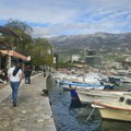 Pronašao novčanik sa novcem i karticama u Budvi, pa prešao kilometre da ga vrati nemačkoj turistkinji: Ona mu prvo pretila pa…