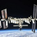Astronautima na Međunarodnoj svemirskoj stanici naređeno da se privremeno sklone dok se otklanja uzrok curenja vazduha