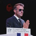 Francuski nosač aviona plovi kući pošto se SAD i Iran sporazumevaju o okončavanju rata