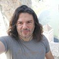OGLASILA SE POLICIJA! MASOVNA TUČA Nastup Amadeus benda prekinut,hapšenja ima i povređenih!