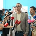Vučić je non-stop na televiziji jer je „vredan i puno radi“