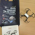 MITROVAČKA GIMNAZIJA DOBILA DRON: Učenici će programiranje učiti i van računarskih učionica