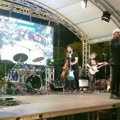 Ilindanski koncert u Paraćinu: Publika pevala sa Željkom Samardžićem