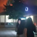 Požar u Nišu: Vatra zahvatila restoran brze hrane u Svetosavskom parku (video)
