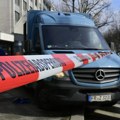 Tinejdžer nožem ranio osmogodišnjeg dečaka u školi u Nemačkoj, pa se zapalio