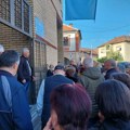 Blokada Opštine u Kuršumliji: Bivši radnici traže svoj novac