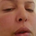 "Zaključavali su me u sobu, bilo je Jezivo" Starleta otkrila bolne detalje svoje prošlosti, priznanje ledi krv u žilama