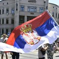 Insajder na licu mesta: Građani blokirali raskrsnicu kod Pravnog fakulteta, povukli se sa kolovoza posle dolaska policije…