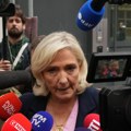 Burna rekacija političara na Lekornijevu ostavku, Le Pen: Farsa traje dovoljno dugo