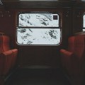 Путници на железничкој станици у Книну од синоћ заробљени у возу