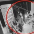 (Uznemirujući video) Krvavi kraj toksične veze: Nasilnik nožem ubio bivšu ljubav