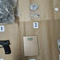 Zaplena droge i oružja u Pančevu: Uhapšeni mladići (17 i 18), policija im upala u stan!