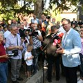 Vučić na jugoistoku Srbije obilazi mobilnu ambulantu, a potom ide na manifestaciju u Svrljigu (video)