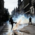 Šok-bomba otkinula šaku učeniku na protestu ispred škole: horor u Francuskoj, sukobi se ne smiruju