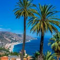 Istražite Siciliju: Živopisni Đardini Naksos i Roulette Formula 4*