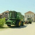 "Neka im je prijatan koktel od 1.380.000 dinara": Ljuti poljoprivrednici "došli na proslavu" opštine Rača