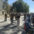 Đaci i građani Inđije podsećaju vlast: Tragedija u Novom Sadu nije zaboravljena (VIDEO)