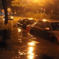Potop u Hrvatskoj: Automobili ostali zaglavljeni u bujicama, pala ogromna količina kiše VIDEO