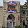 Srpske zastave istaknute u ambasadama, konzulatima i misijama širom sveta