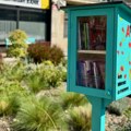 Kragujevac dobio solarne klupe i malu biblioteku na otvorenom