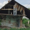 Kreni-promeni podneo prijavu: Traži da se hitno proveri ima li azbesta na objektu u blizini vrtića u Petrovaradinu