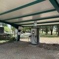 Na parkingu Prevlaka počelo postavljanje javnog punjača za električna vozila