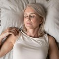 Zašto se čovek trza u snu? Doktor objasnio fenomen "padanja" koji 70 odsto ljudi doživi ga u nekom trenutku