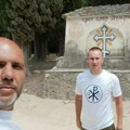 (Foto) Vozili 400 kilometara zbog vere i porodice Dalibor i Dušan biciklima stigli do Hilandara i okončali nesvakidašnje…
