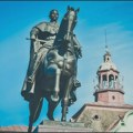 Toliko trobojci i srpstvu. Gradska SNS–SPS vlast 14 godina ćuti o vraćanju imena Petrovgrad – idemo levo ili desno? 14 godina…