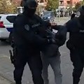 Napravio oružarnicu od kuće u Zemunu! Krio automatski pištolj, samostrel i brdo municije: Evo kako se branio