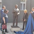 Njegove pesme na jednak način doživljavane od Triglava do Đevđelije: Spomenik Tomi Zdravkoviću otkriven u Skadarliji