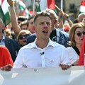 Na hiljade Mađara protestuju protiv Orbanove vlade u Budimpešti: Vođa protesta premijerov nekadašnji saradnik FOTO
