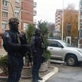 Pretresi na više lokacija na severu Kosova: Pronađena velika količina oružja u štali za konje FOTO