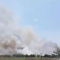 Veliki požar kod Paraćina: Vatrogasne ekipe se bore da obuzdaju stihiju