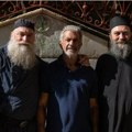 Mel Gibson došao na Hilandar uoči Vidovdana: "Nikada nigde nisam osetio tako jaku vezu sa Bogom kao ovde", boravak planira da…