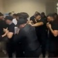 Privatno obezbeđenje iz Kraljeva koje je davilo odbornike nasilno izbacilo studente iz Univerziteta u Novom Pazaru VIDEO
