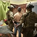 Uhapšen muškarac koji je izrešetao političara! Policija objavila fotografije osumnjičenog, evo kako je "pao": Ukrajinci…