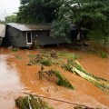 Katastrofalne poplave: Spašeno više od 100 ljudi; Uništene ulice i kuće VIDEO
